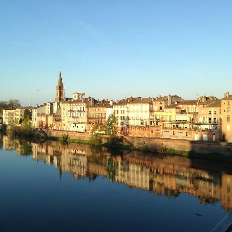 Hotel Du Commerce Montauban 3*,